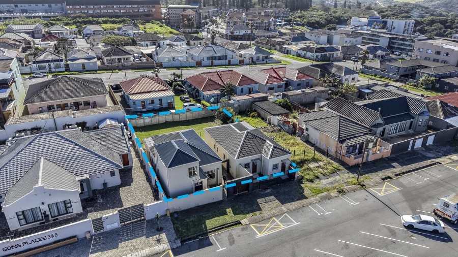 6 Bedroom Property for Sale in Quigney Eastern Cape